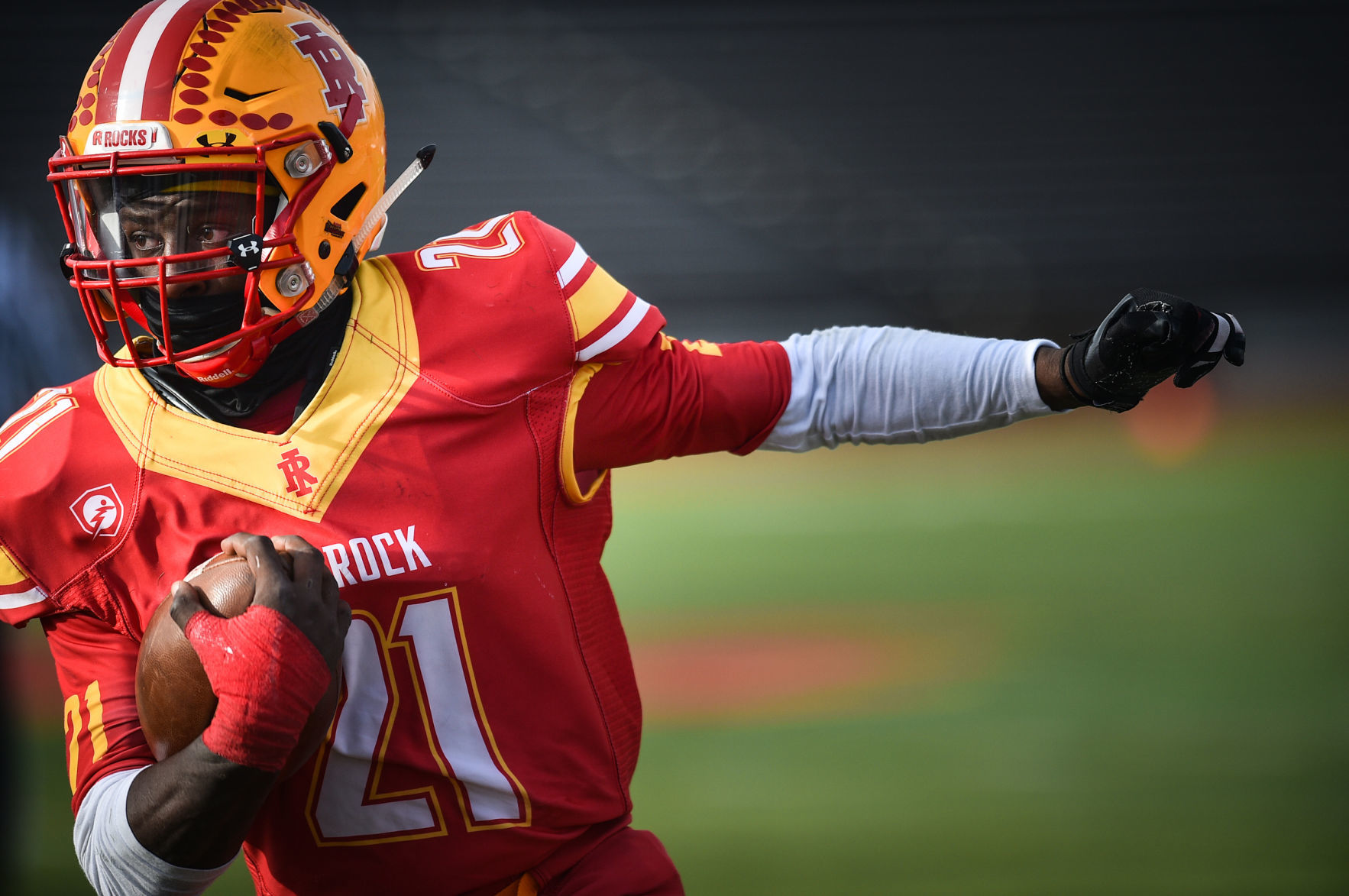 110919-mda-spt-rocky-football-040a.jpg